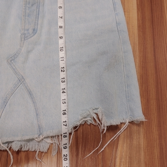 We The Free Distressed Light Wash Button Fly Denim Skirt Size 30 - Picture 4 of 10